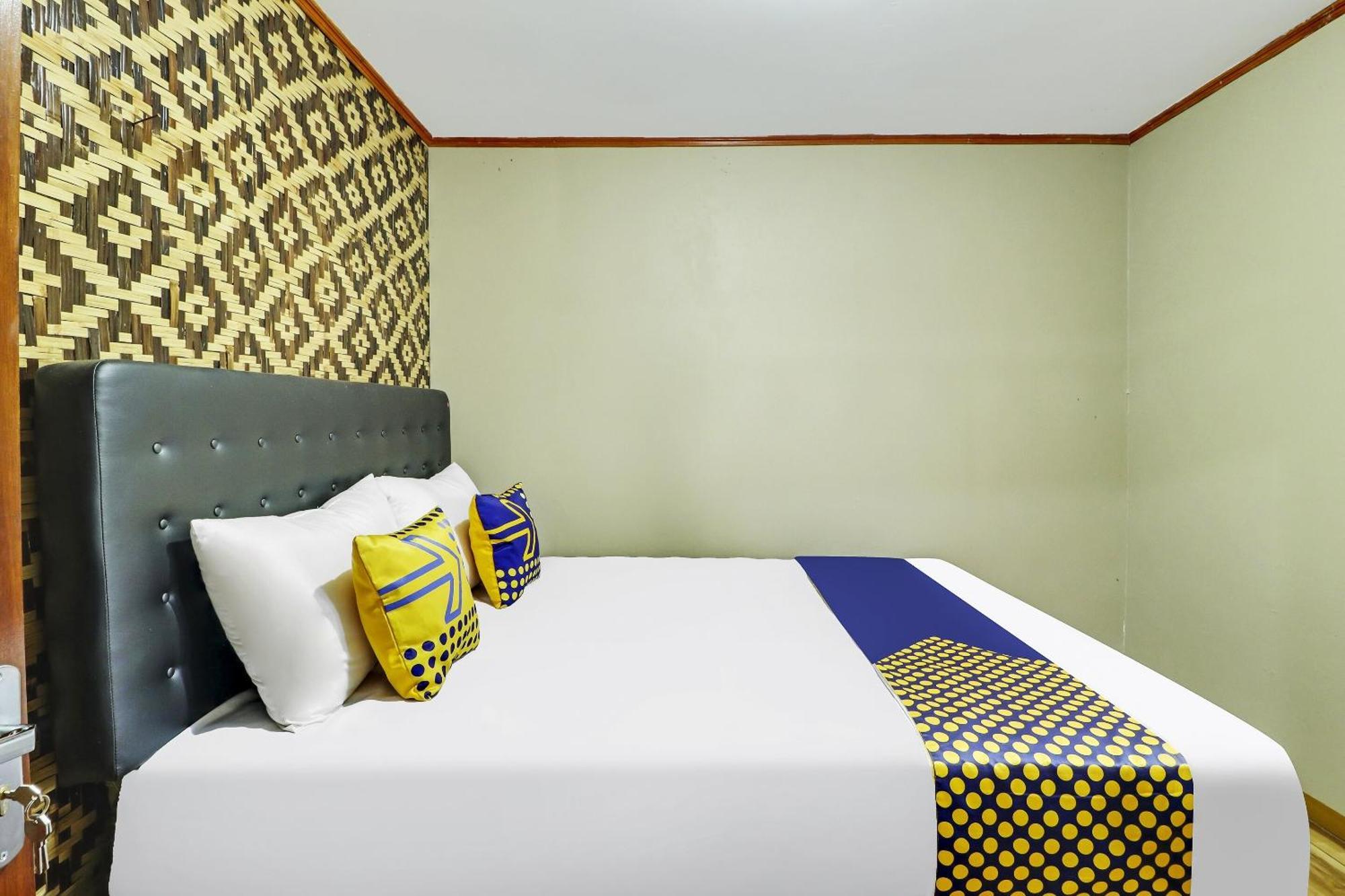 OYO Homes 90956 Desa Wisata Guranteng Pendjalu Exterior foto