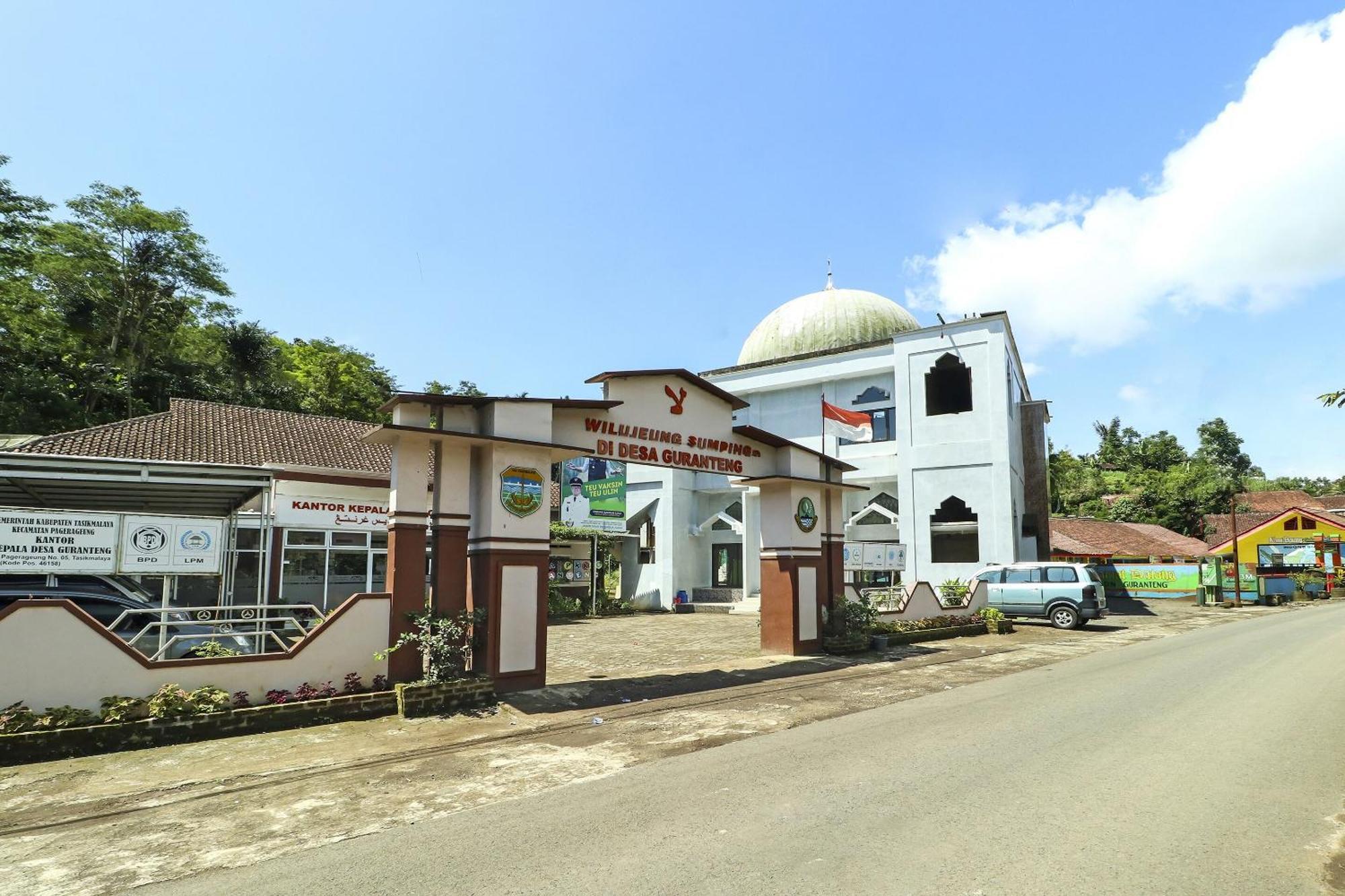 OYO Homes 90956 Desa Wisata Guranteng Pendjalu Exterior foto